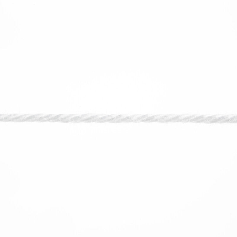Lang Yarns Quattro – 50g / 120m – White (0001) – yarn texture
