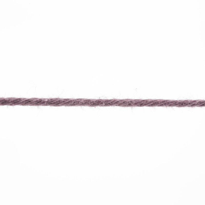 Lang Yarns Quattro – 50g / 120m – Dusky Pink (0048) – yarn texture
