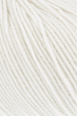 Lang Yarns Merino 150 Yarn, 150m / 50g – White (0001), yarn texture