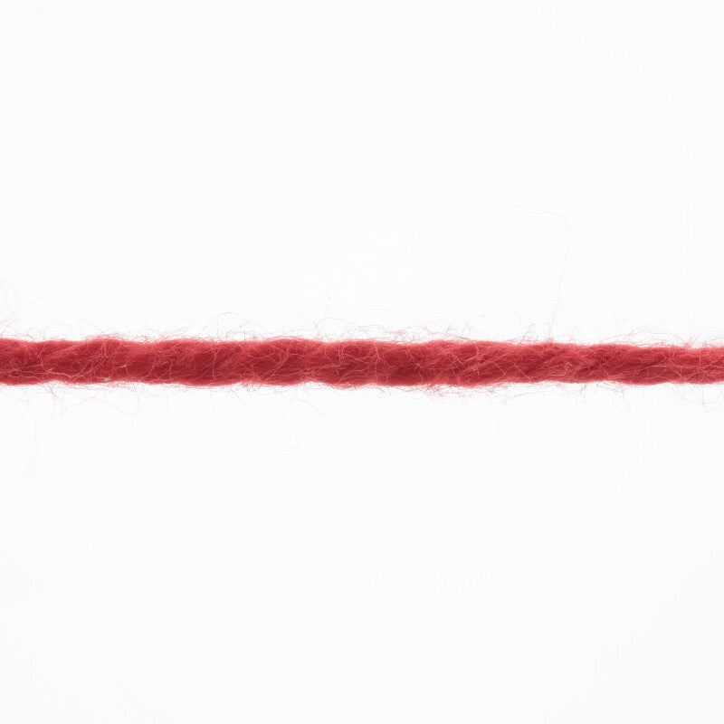 Lang Yarns Tissa – 50g / 80m – Red (0061) – yarn texture