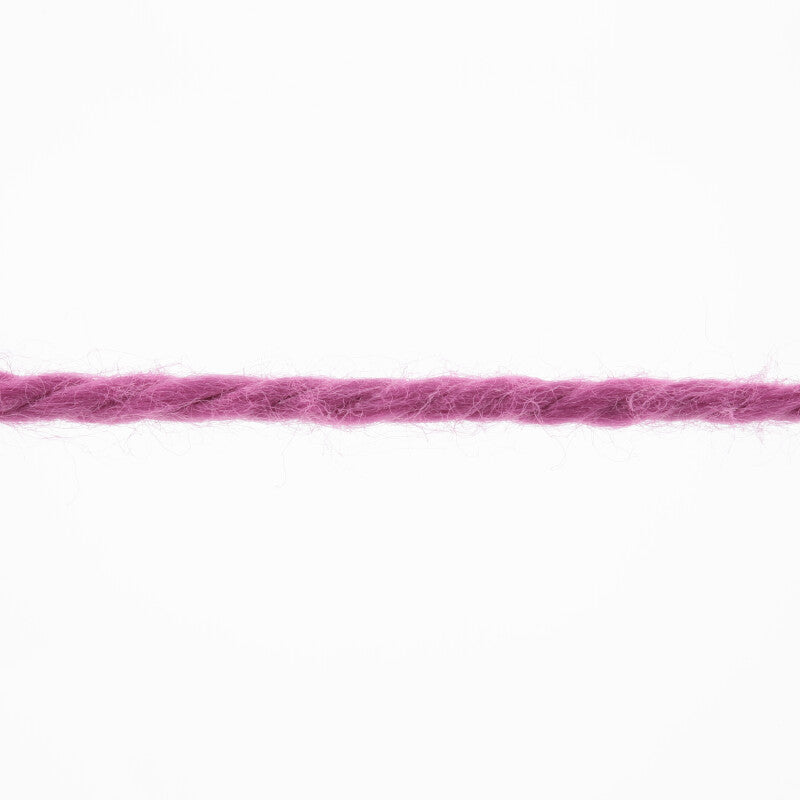 Lang Yarns Tissa – 50g / 80m – Cyclamen (0066) – yarn texture