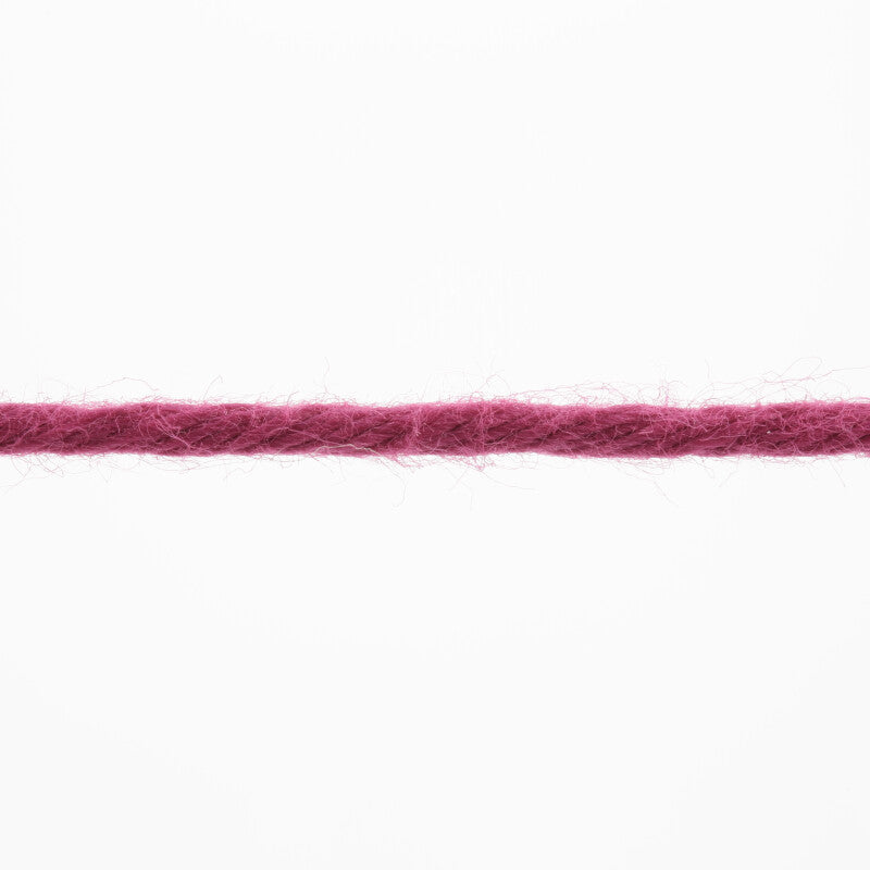 Lang Yarns Handarbeitsgarn – 50g / 84m – Berry (0666) – yarn texture