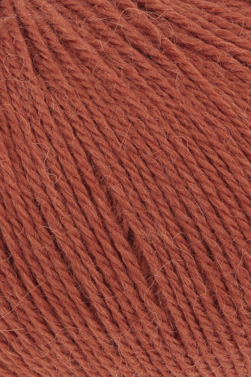 Lang Yarns Baby Alpaca Yarn, 170m / 50g – Brick (0087), yarn texture