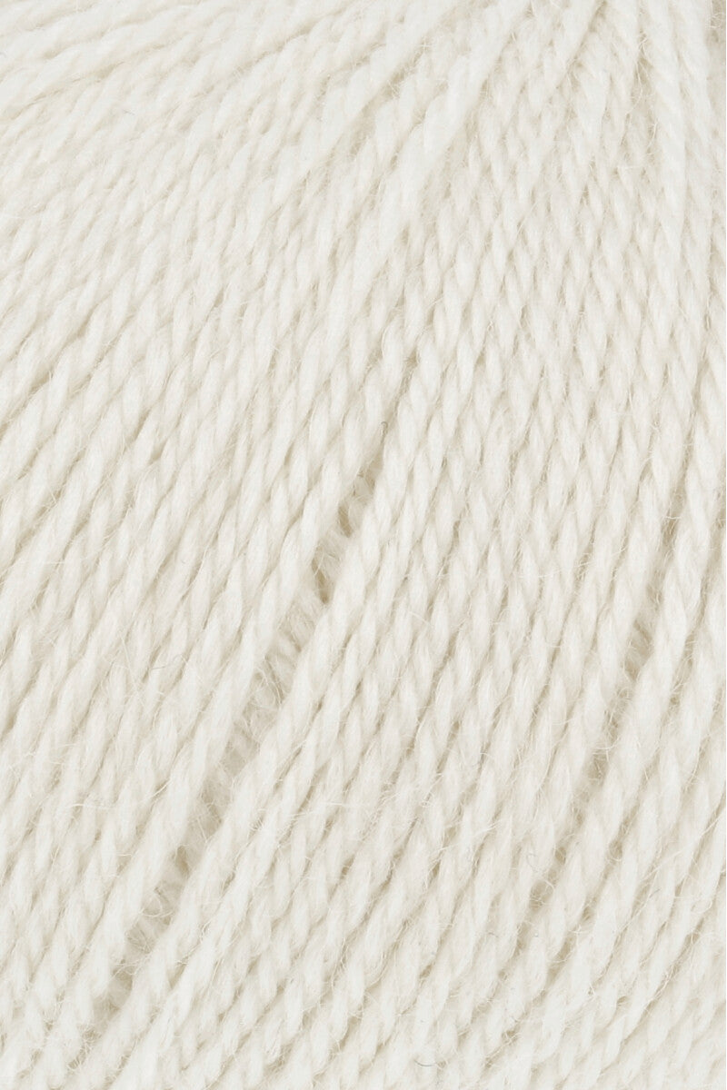Lang Yarns Baby Alpaca Yarn, 170m / 50g – Offwhite (0094), yarn texture