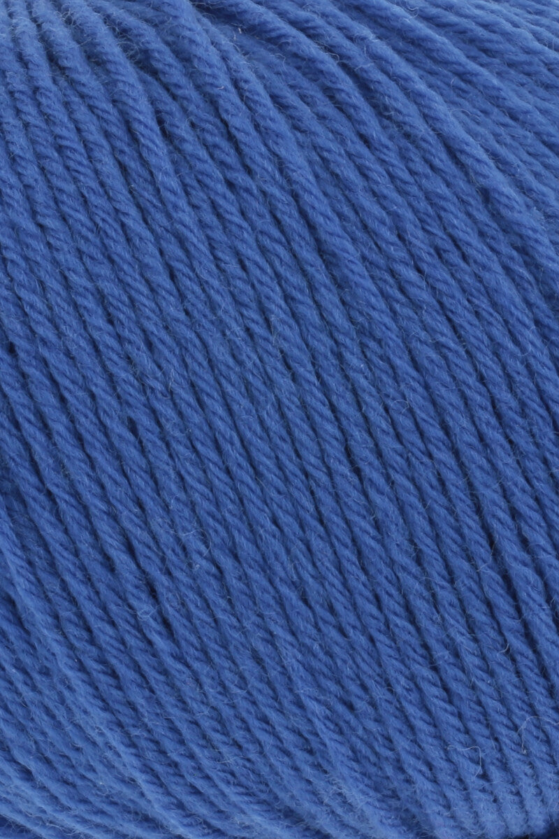 Lang Yarns Merino 200 Bébé Yarn, 203m / 50g – Blue Marine (0332), yarn texture