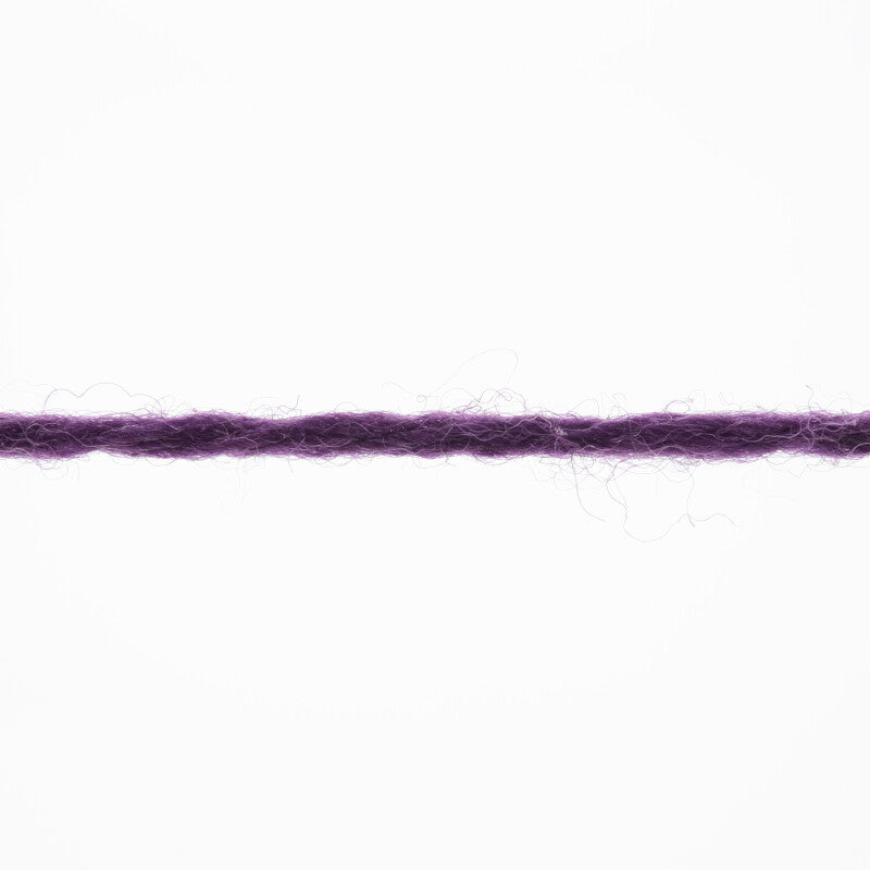 Lang Yarns Merino 200 Bébé Yarn, 203m / 50g – Purple (0347), yarn strand