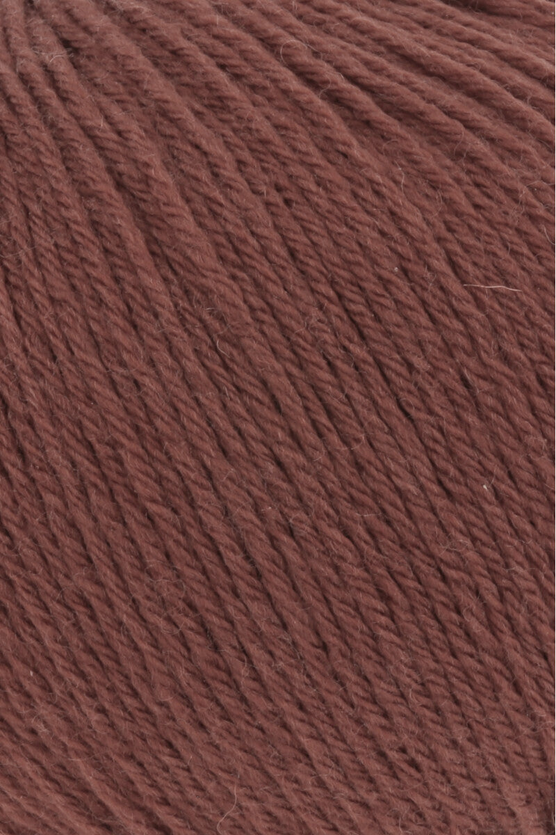 Lang Yarns Merino 200 Bébé Yarn, 203m / 50g – Brick (0387), yarn texture