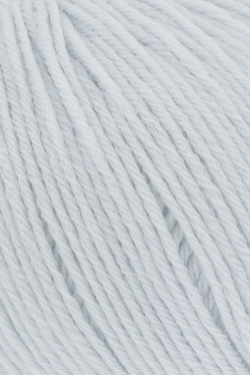 Lang Yarns Merino 200 Bébé Yarn, 203m / 50g – Baby Blue (0506), yarn texture