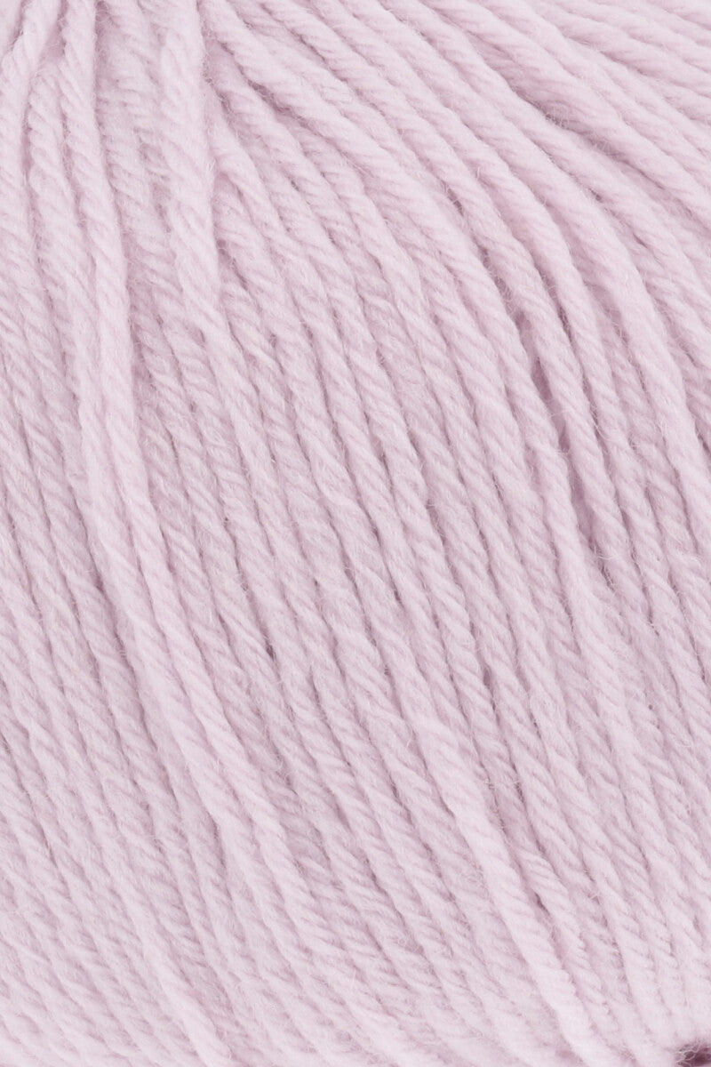 Lang Yarns Merino 200 Bébé Yarn, 203m / 50g – Light Rose (0509), yarn texture