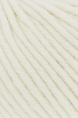 Lang Yarns Merino 50 – 100g / 90m – White (0001) – detail