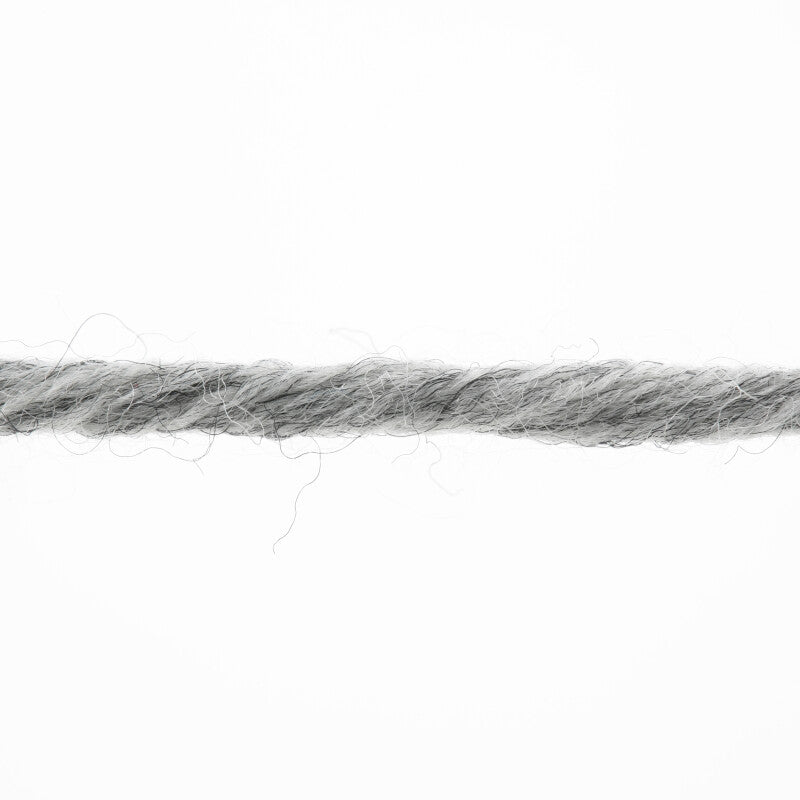 Lang Yarns Merino 50 – 100g / 90m – Light Grey Mélange (0003) – yarn texture