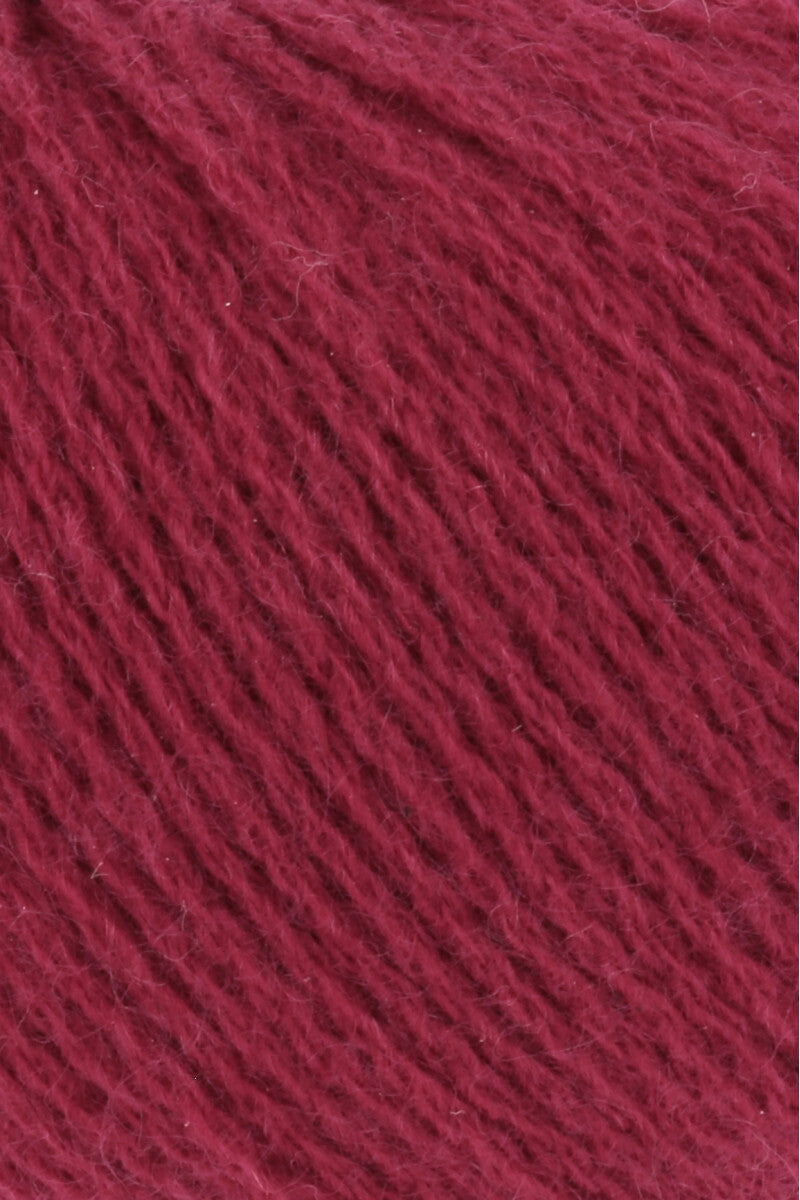 Lang Yarns Cashmere Premium Yarn, 115m / 25g – Burgundy (0164), yarn texture