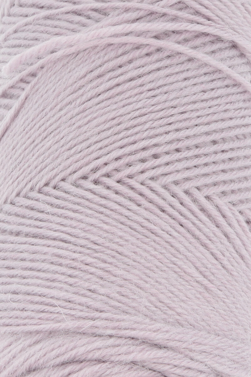 Lang Yarns Jawoll Yarn, 190m / 50g – Pale Rose (0219), yarn texture
