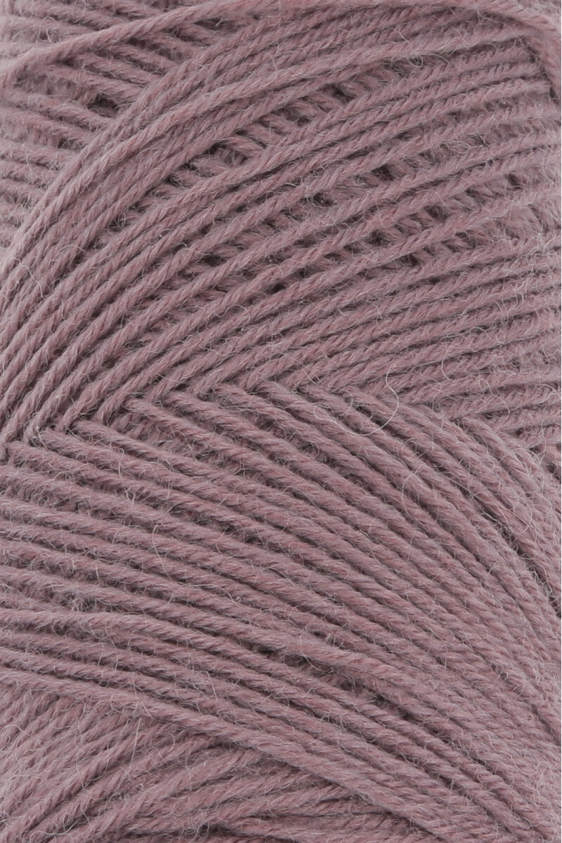 Lang Yarns Jawoll Yarn, 190m / 50g – Dark Dusky Pink (0348), yarn texture