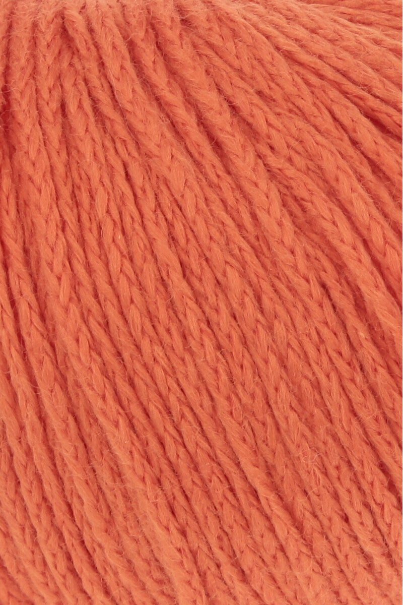Lang Yarns Norma – 50g / 135m – Tomato (0161) – detail