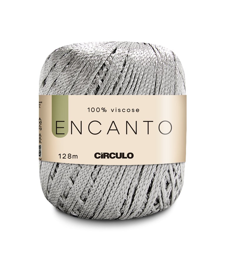 Circulo Encanto Viscose Yarn showcasing vibrant colors.