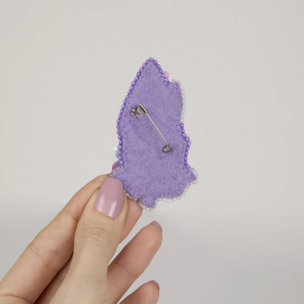 Beadwork kit for a Lilac Magic brooch.